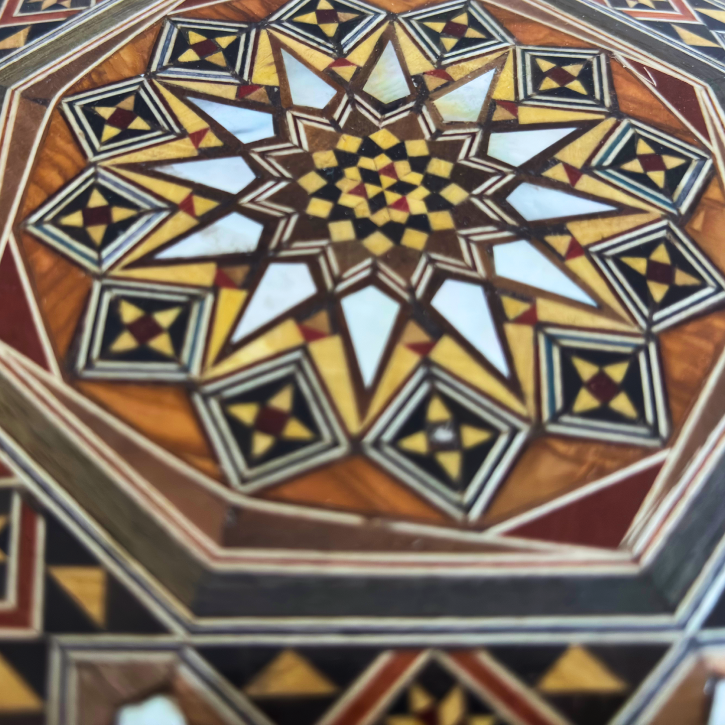 Elegant Octagonal Damascene Mosaic Box – Handcrafted Wood & Mother of Pearl Inlay