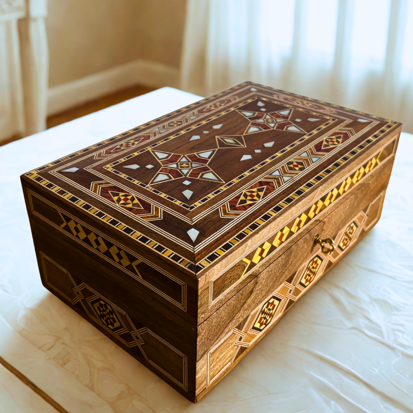 Grote Handgemaakte Damascene Mozaïekdoos met Slot – Houten Sieradendoos met Meerdere Niveaus en Parelmoeren Inleg