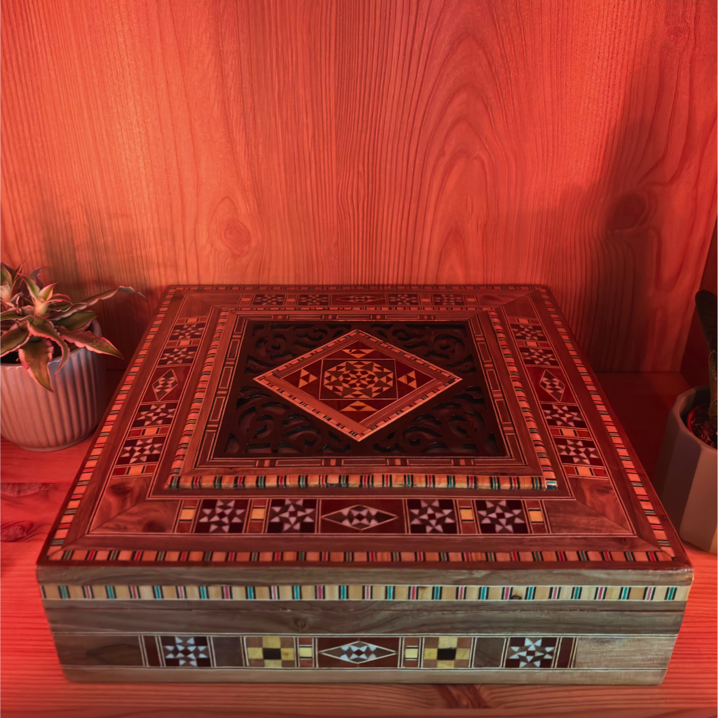 Cofre Damasquino de Joyas y Recuerdos – Elegancia con Terciopelo