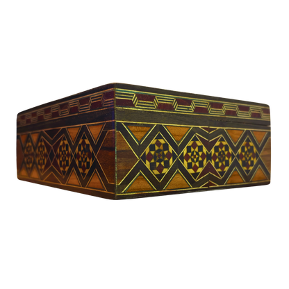 Caja de Mosaico Damasquina de Gaby Al Dayeh – Nácar y Forro de Terciopelo