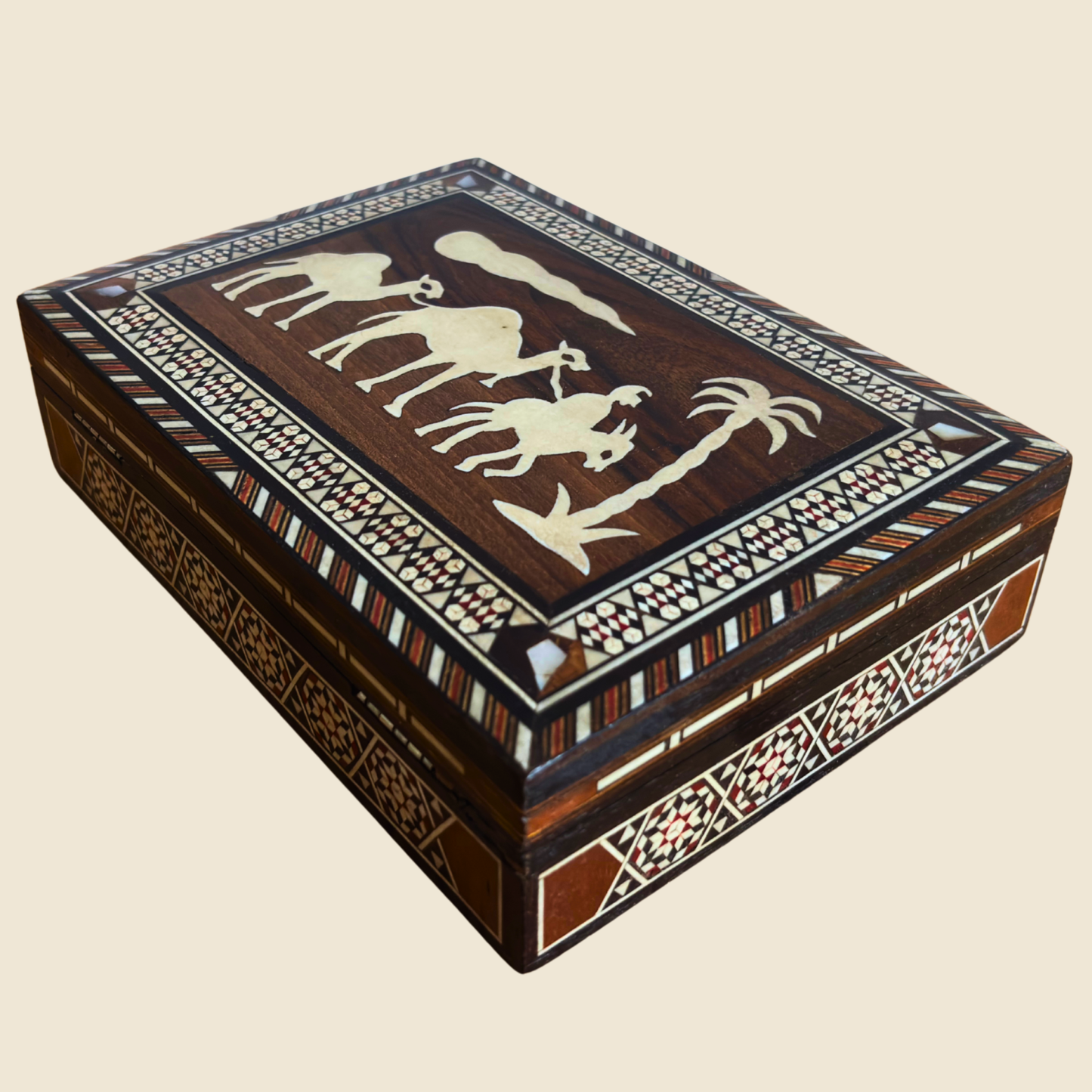 Vintage Damaszener Kamel-Mosaikbox – Handgefertigte Kunst aus den 1970ern