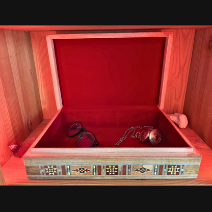 Scatola Damascena per Gioielli e Ricordi – Eleganza Artigianale