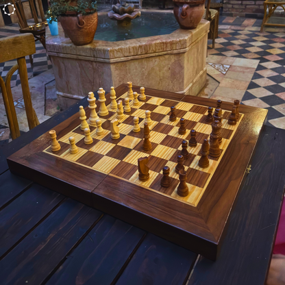 قطع شطرنج خشبية – تصميم كلاسيكي أنيق