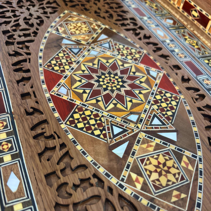 Bandeja Damasquina em Madeira – Madre Pérola & Tons Naturais da Madeira