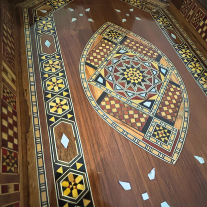 Damast Mozaïek Houten Dienblad – Parelmoer Inleg & Walnoot Afwerking