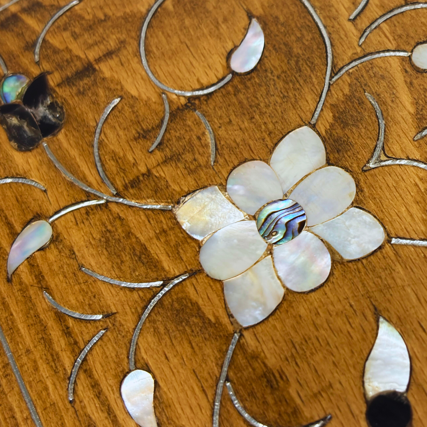 Scatola Damaschina Artigianale di Lusso – Madreperla & Velluto