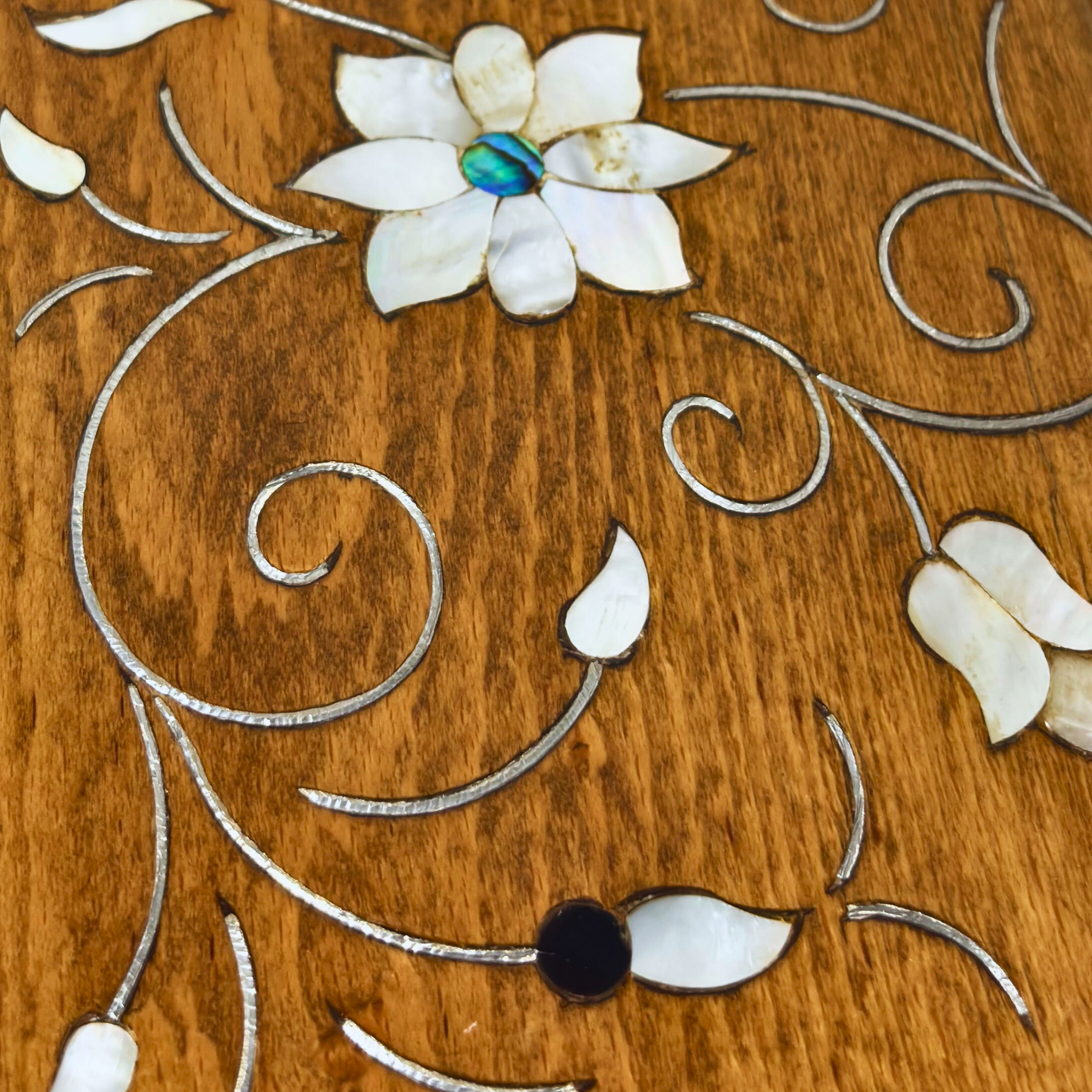 Scatola Damaschina Artigianale di Lusso – Madreperla & Velluto