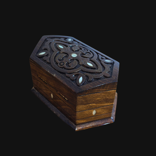 Artisanal Hand-Carved Beechwood Box with Mother of Pearl & Velvet Lining – Timeless Oriental Design